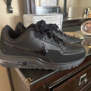 Nike Black Leather Sneakers